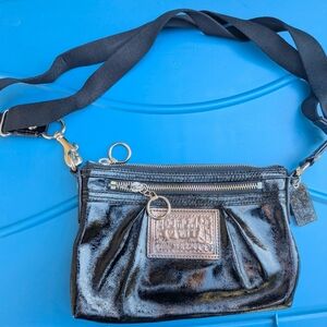 Vintage Coach Poppy Patent Black Leather Zip Crossbody Bag